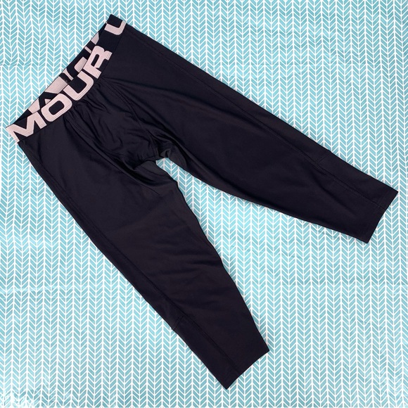 Under Armour NWT Boys' Black HeatGear Armour 3/4 Leggings, Large - Picture 1 of 16